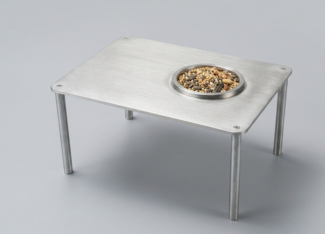 Tavolino in Alluminio per Criceti e Topi – Base Rialzata con Porta Ciotola